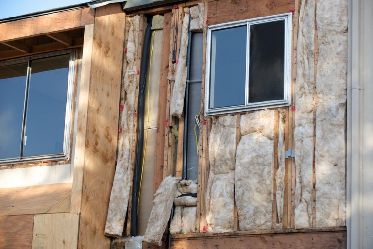 Menuiserie à Cambrai : alu, PVC ou bois, que choisir ?