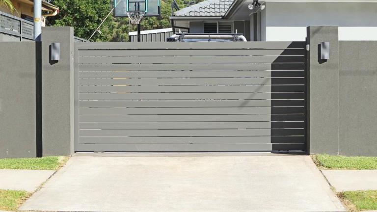 Installation de portail à Cambrai, quel matériau privilégier ?